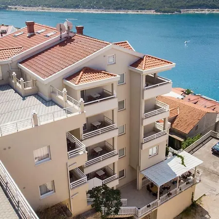 Agava Hotel 4*